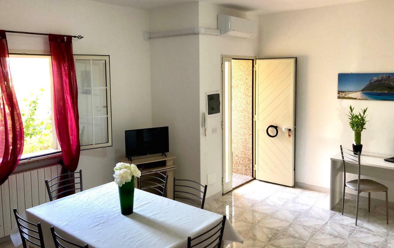 Casa Dolce Hibiscus Apartment ออลเบีย ภายนอก รูปภาพ
