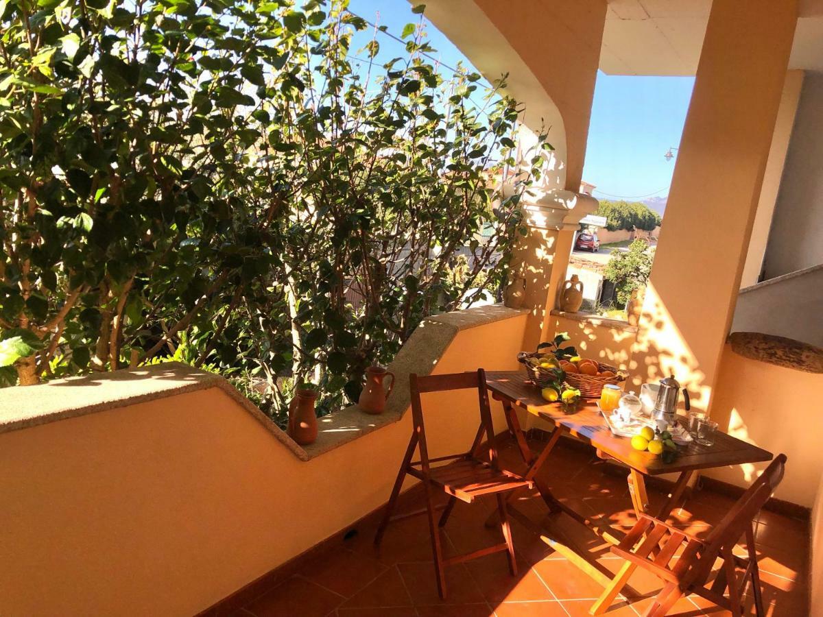 Casa Dolce Hibiscus Apartment ออลเบีย ภายนอก รูปภาพ